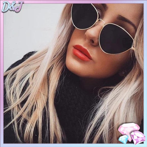 Diamonds & Jules Accessories - 💎✨ Vintage Cat Eye Rimmed Sunglasses